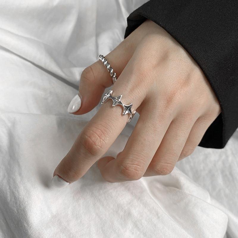 Inspired Retro Twisted Star Ring For Women Perfect For Fashionable Occasions Silver In