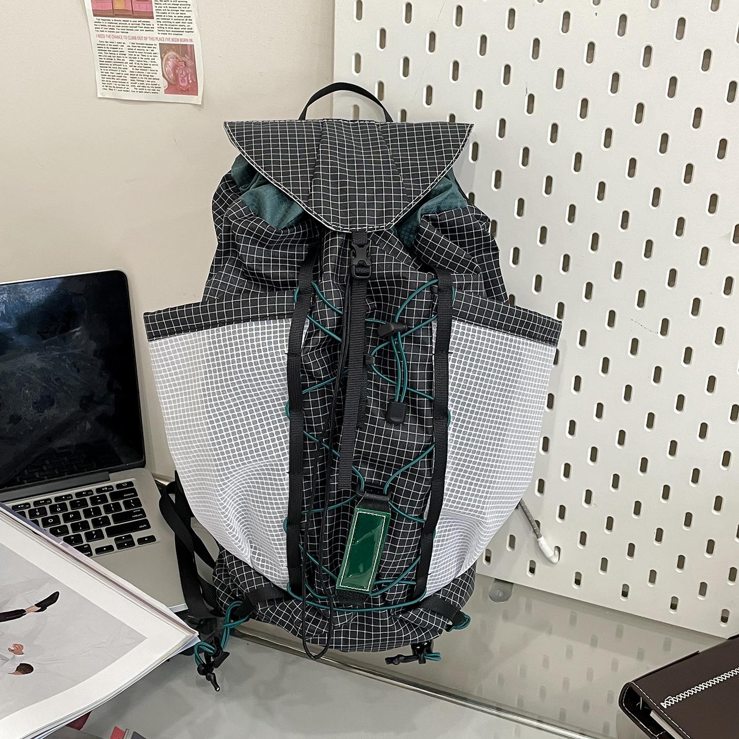 

Lightweight cycling backpack sports travel backpack personality tide boarding bag female college student schoolbag male чёрный