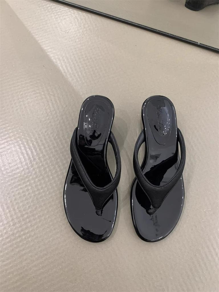 Temperament slope heel pinch foot flip-flop shoes women's shoes wear 2025 summer with skirt leopard print sandals high heel sandals