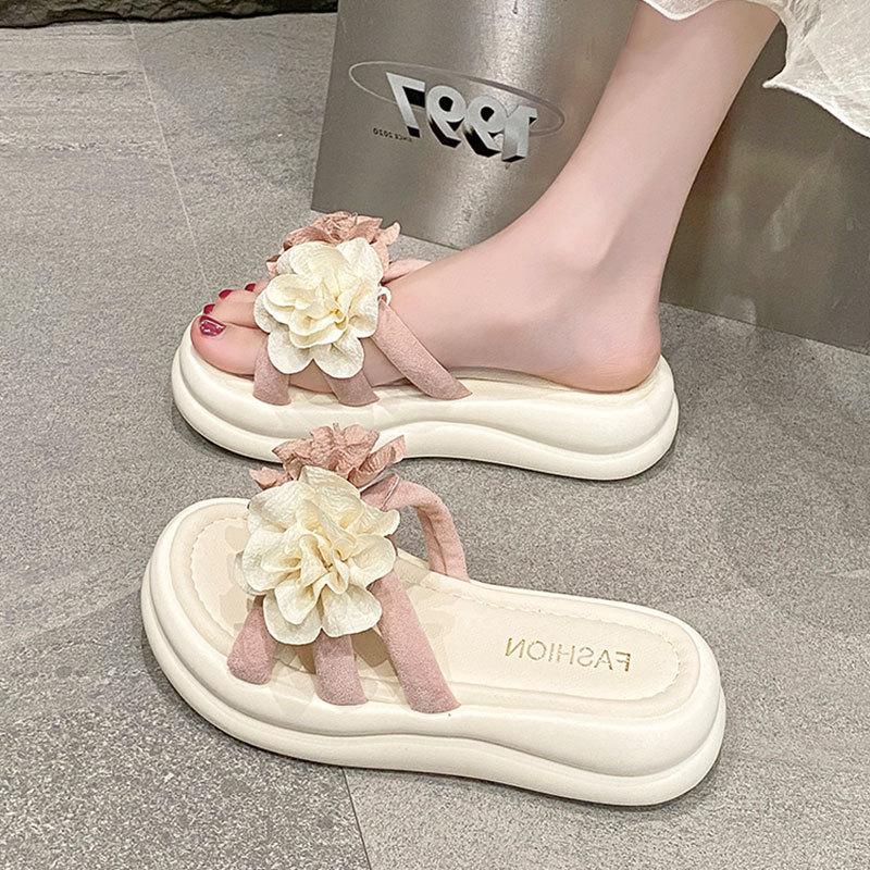 Fashion fairy 2025 one word cool summer new female summer versatile beach muffin soft bottom flower one word slippers