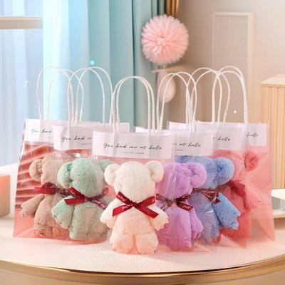 Set de Regalo Kaiai Osito de Peluche Coralina con Toalla y Bolso para Bodas y Cumpleaños