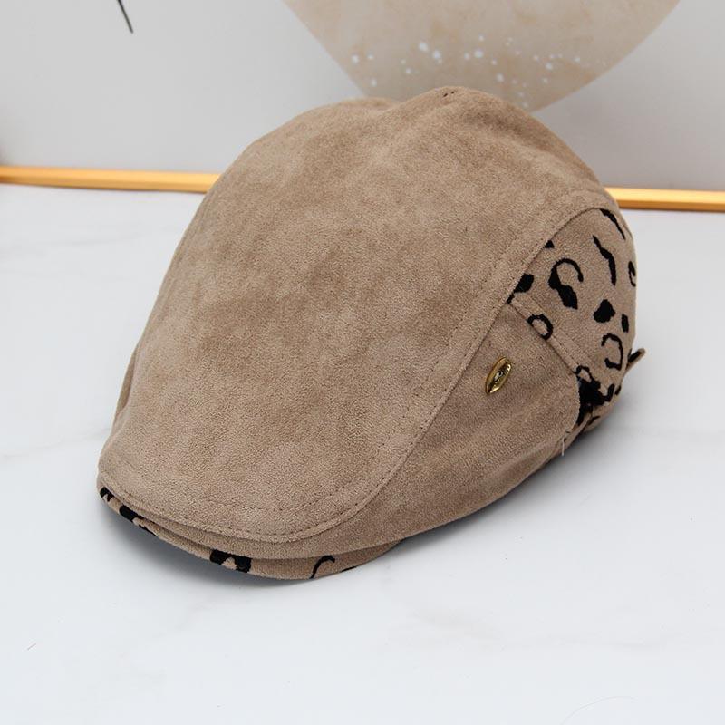 Retro deerskin velvet forward hat children autumn and winter leopard print contrasting color cap showing face small old money wind beret male trend
