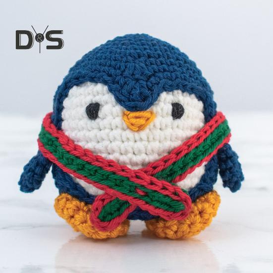 Christmas Crochet Kit Crochet Starter Kit with Step-by-Step Video Tutorials Santa Claus Nutcracker Green Elf Knitting Set for Beginners