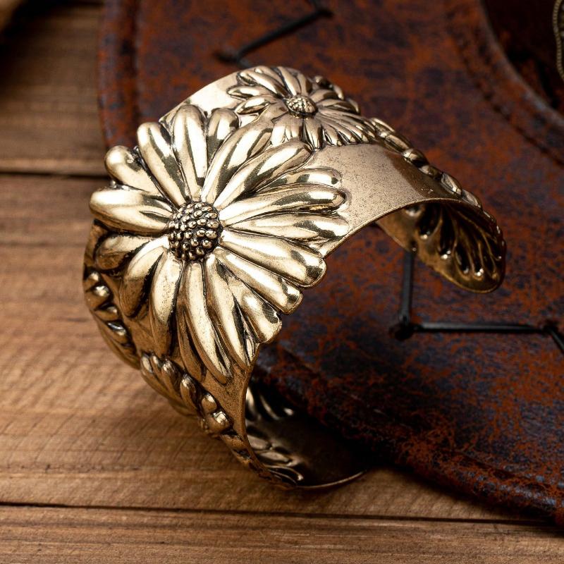 1pc Retro Western Style Sunflower Floral Embossed Metal Bangle Bracelet for Women, Fashionable and Graceful Valentines,Mom,Mother,Mother's Day,Gift