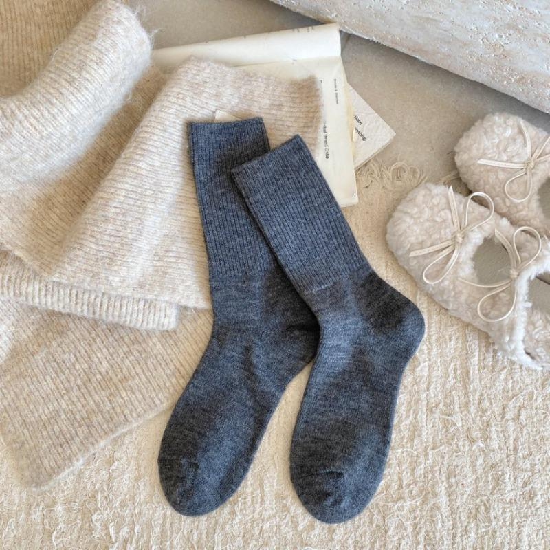 Winter Thickened Wool Socks, Solid Color Soft and Warm Mid-calf Socks, Women's Cold-resistant Snow Socks, Cashmere Pile Long Socks