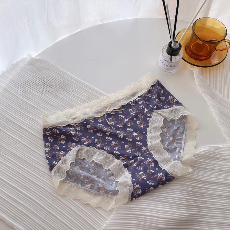 Girls' Underwear Summer Printed Breathable Light Soft Wrap Buttocks Lace Edge Girls' Briefs Ice Silk