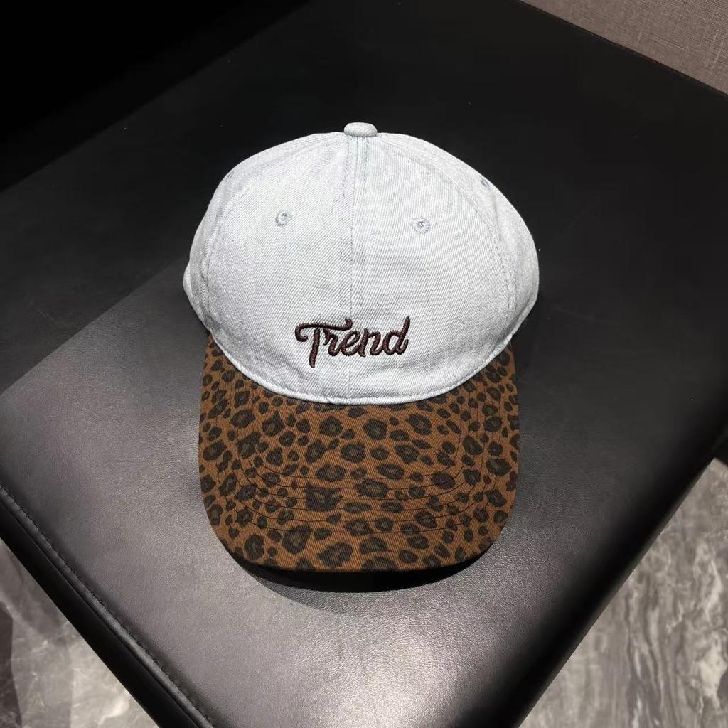 New four-season can wear retro splicing leopard print denim baseball cap men's and women's design sense letter embroidery cap