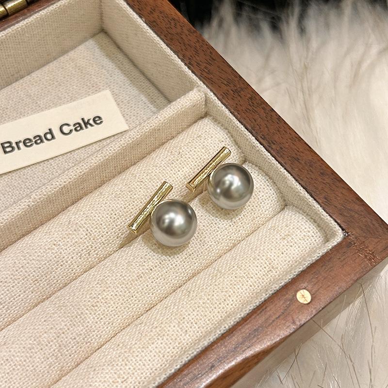 Vintage Brown Imitation Pearl Stud Earrings For Women Elegant Round Bead Temperament Earrings Jewelry Daily Wear Accessories