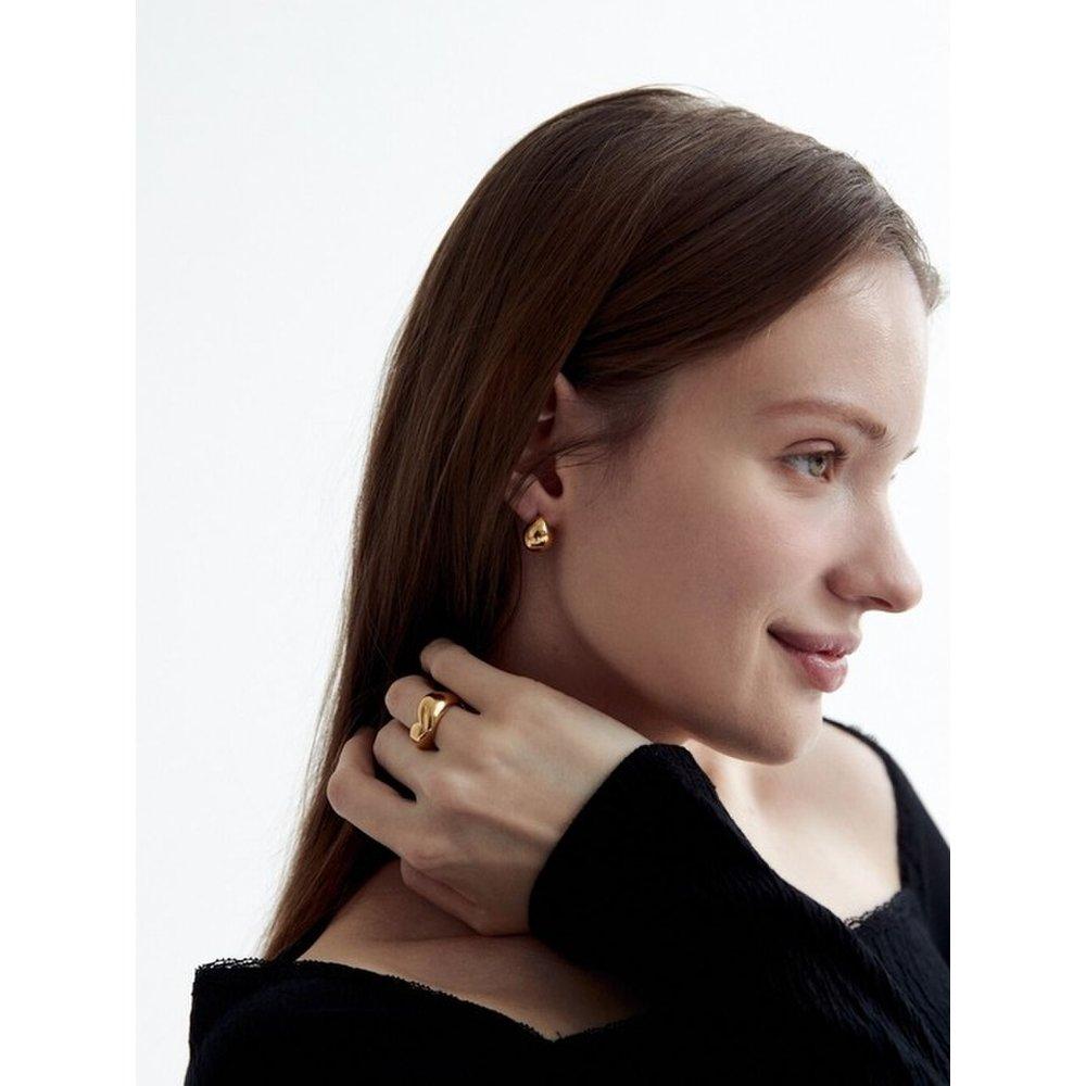 Comma Earring
