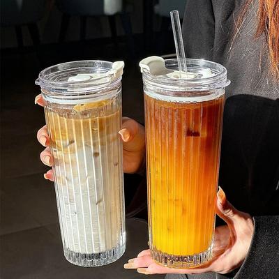 600ML Sklenice s pruhy s víčkem a brčkem Zesílený průhledný hrnek na kávu Sklenice na pití na mléko, čaj, džus, ledovou kávu Hrnky