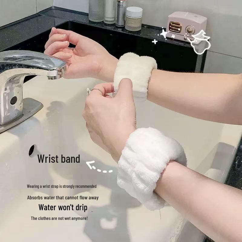 Water-Absorbent Wristbands & Arm Sleeves: Moisture-Proof, Sleeve Protection, Sweat-Absorbing, Ideal for Face Washing, Sports, and Formal Wear.