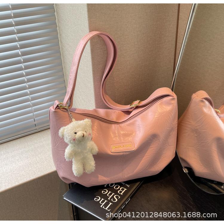 

Large-capacity hand-scratched tote bag women s 2025 new fashion and texture messenger bag casual and explosive commuter bag