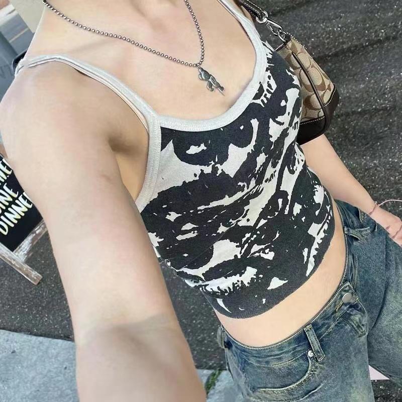 Gothic Portrait Print T-shirt Aesthetic Crop Tops Short Sleevle Vest Tees Harajuku Streetwear White Suspenders Women Clothes