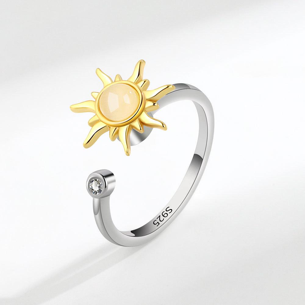 Shining Luminous Creative Rose Rotating Ring Female Delicate and Elegant Gift for Good Friends Fine Workmanship Jewellery Current Fashion Trends