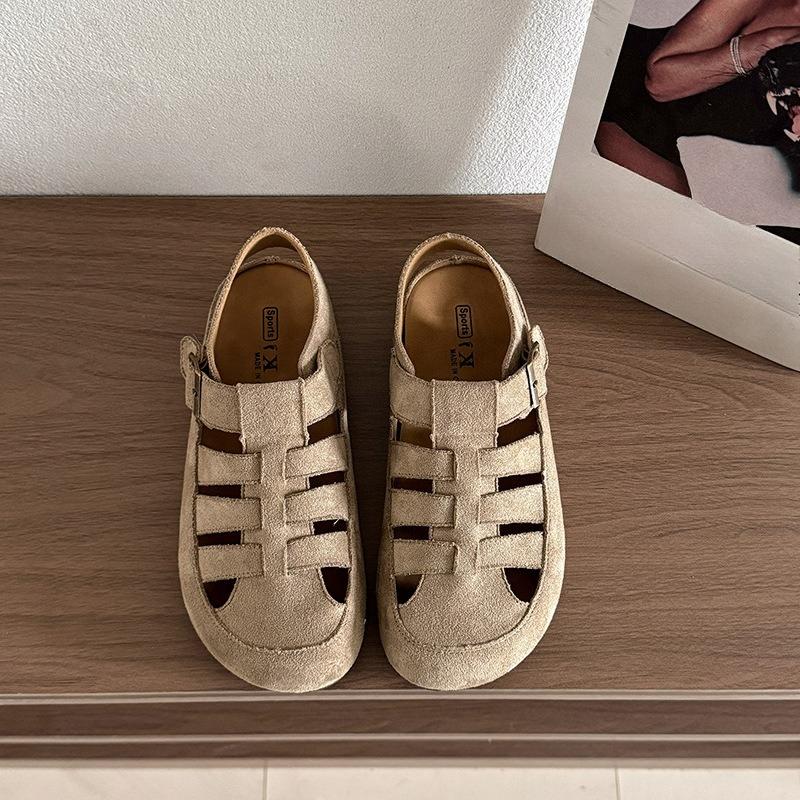 Neue Damen-Lederschuhe, vielseitige und Retro-Sandalen