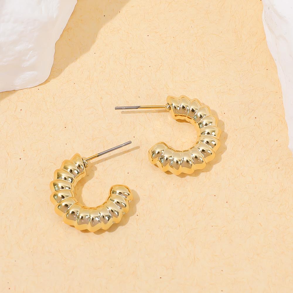 European and American irregular earrings geometric stainless steel personalized fashion stud earrings K gold titanium steel irregular light luxury