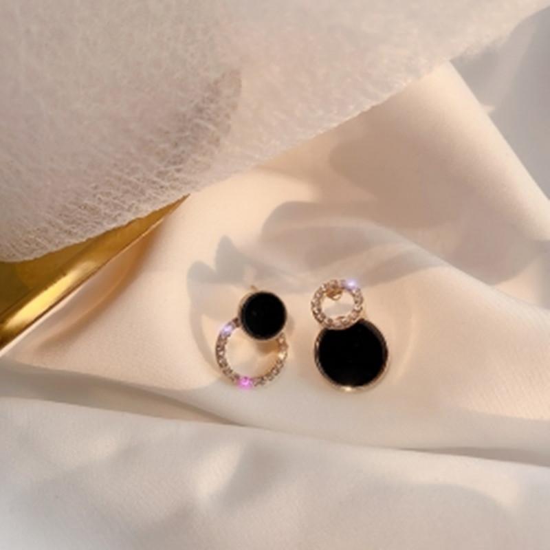 

S925 Copper Needle Rhinestone Circle Small Simple Fashion All-match Red Cold Wind Beautiful Earrings Women s Zircon Brincos чорний