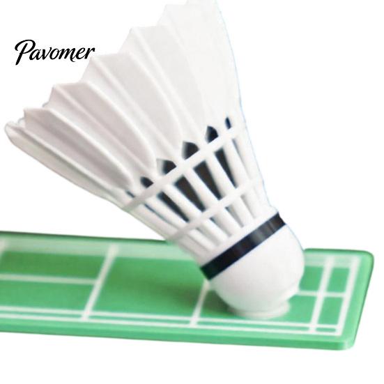 Schwenkbares Badminton Schreibtischzubehör Rotierendes Autoornament mit Mechanismus, Federball Armaturenbrett Kunststofffigur Dekoration für Innenraum, Geschenk Sport