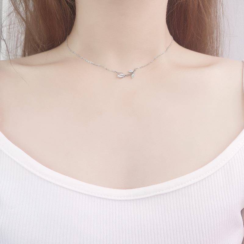 S925 Sterling Silver Tulip Necklace with Inlaid Cat's Eye Stone - Korean Mori Style Literary Pendant Choker for Women