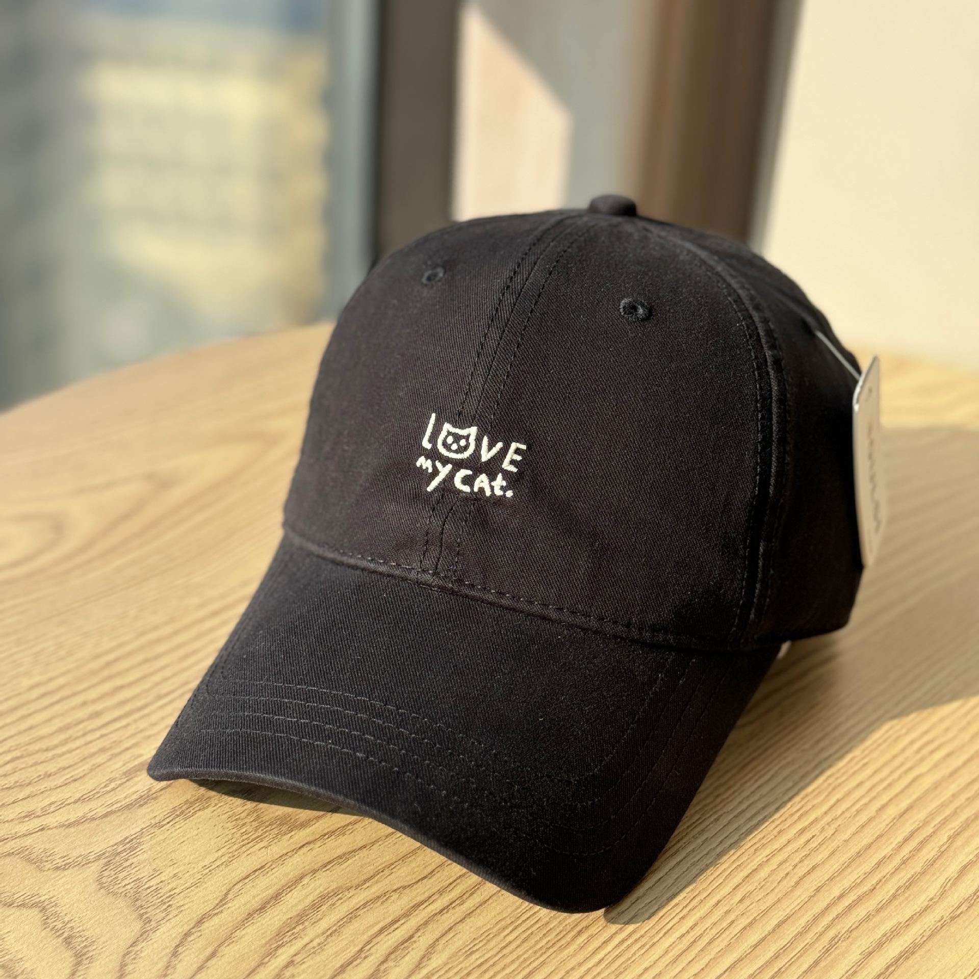 

Korean-style cute and simple letter-embroidered soft-top baseball cap with wide brim that makes the face look smaller, trendy women s cap Adult54-60Adjustable чёрный