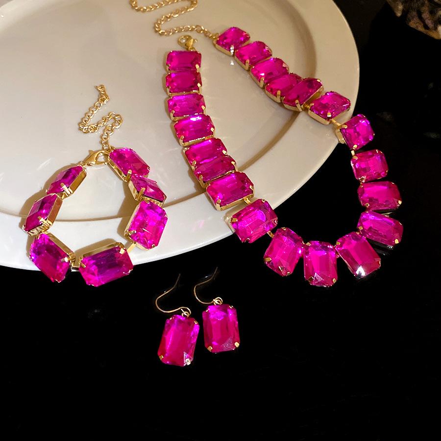 

European and American diamond-encrusted square fringed ear hook bracelet necklace light luxury high-end collarbone chain fashionable and simple set