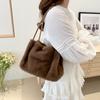 Plüschtasche für Damen mit Magnetverschluss und Innentasche für Handy für den lässigen täglichen Gebrauch