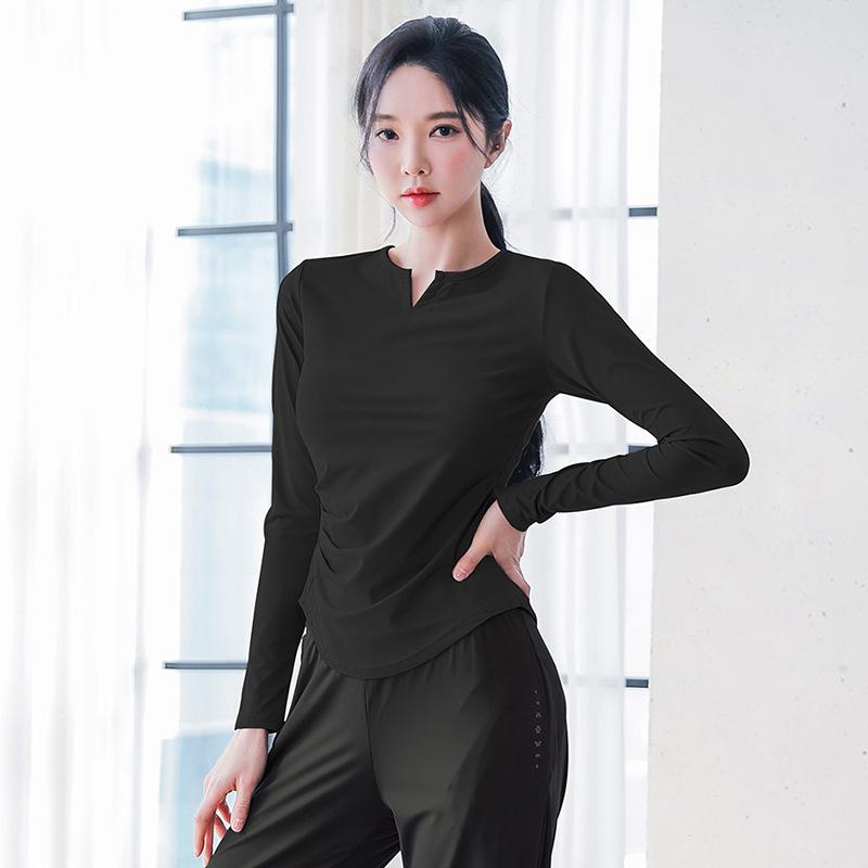 Women's Plus Size Quick-Dry Long Sleeve Sportswear for Running, Yoga, and Pilates.