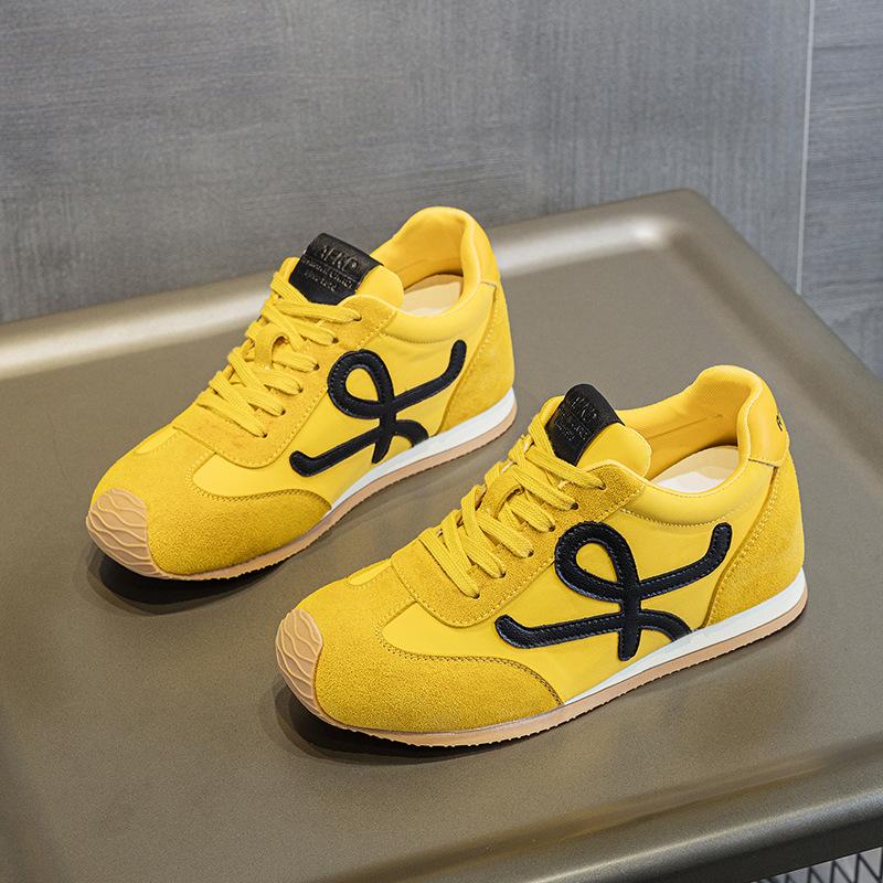 2025 Spring and Autumn New Low-top Casual Little White Shoes Flat Bottom Height Increase Breathable Versatile Fashion Forrest Gump Training Women's