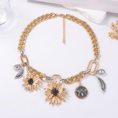 Alloy Exaggerated Sunflower Leaf Pendant Necklace Female, Personalized Trend Light Luxury High-end Design Necklace