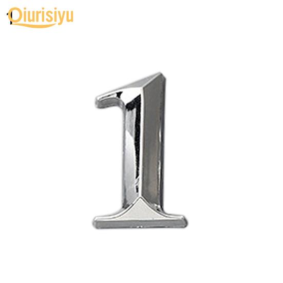 

Позолоченная табличка на двери дома, цифра номера адреса 1#