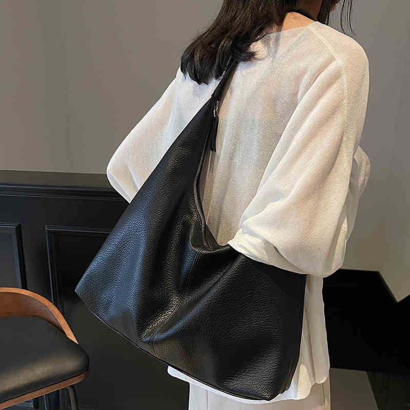 

Texture Soft Leather Large Capacity Tote Bag 2026 New Versatile Commute Handbag Retro Casual Single Shoulder Underarm Bags (30cm<Max Length<50cm) чёрный