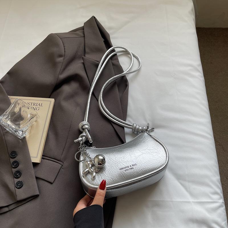 This year's popular textured bag women's 2025 summer new trendy fashion foreign style messenger bag foreign style shoulder armpit bag