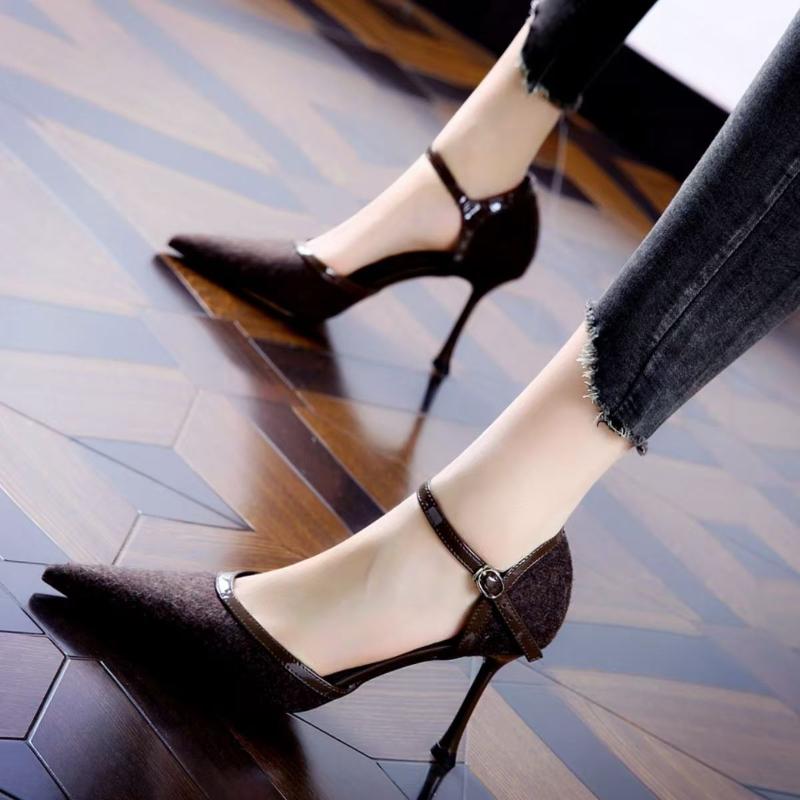 Mode 2025 Frühling und Sommer Neue Schwarze High-Heel-Sandalen Französisches Mädchen Stiletto Schnalle Allround Damen Spitzschuhe