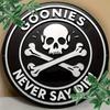 Goonies Never Say Die Aluminiumschild Vintage-inspiriertes Wandbild für Zimmer Bar Café und Garagendekoration