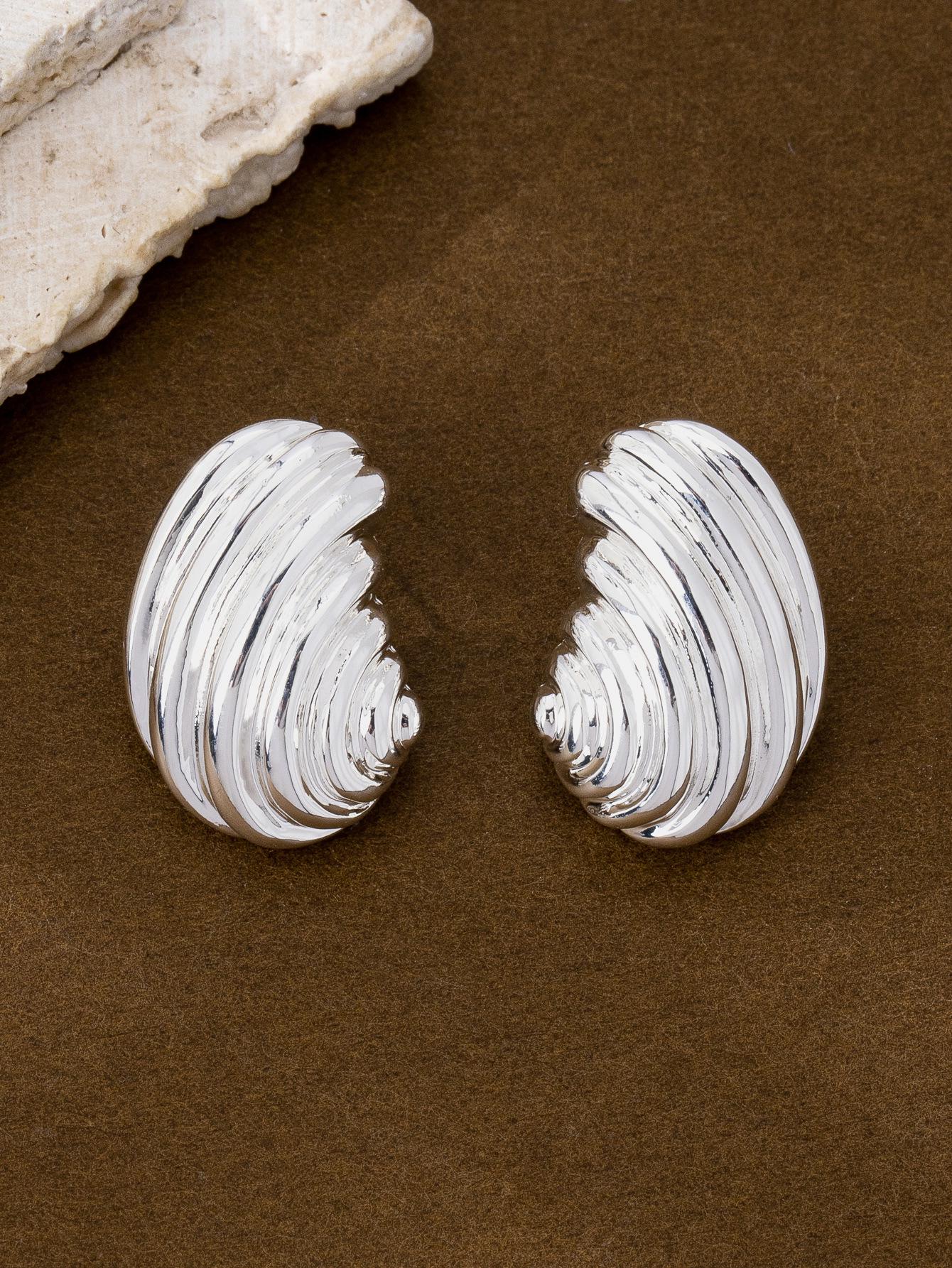 Stylish Seashell Earrings: Chic Heavy Industry Design with European and American Flair серебряный