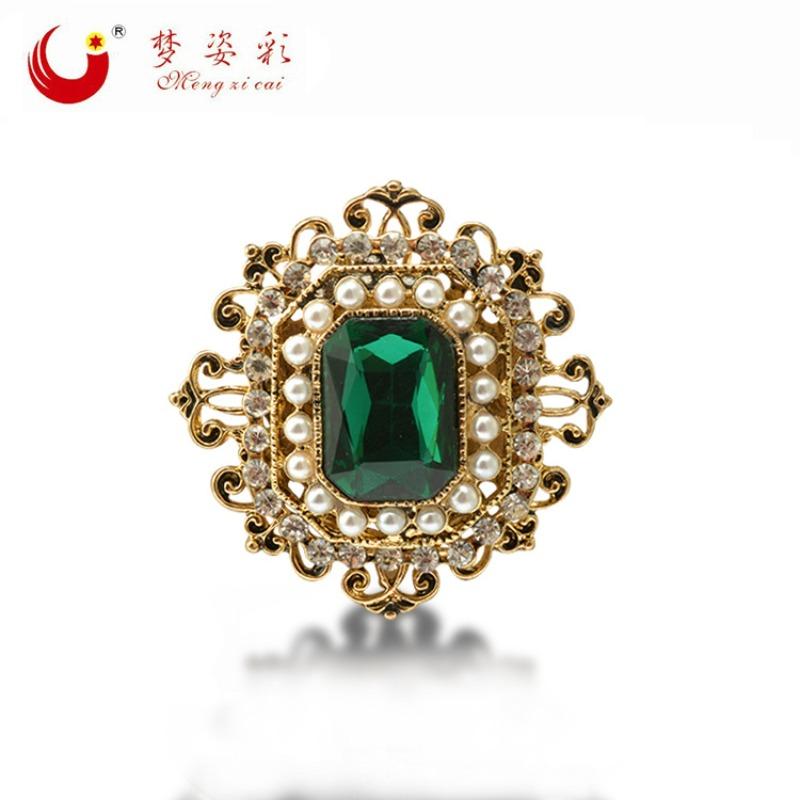Source Vintage elegant flower brooch, alloy rhinestone corsage accessories