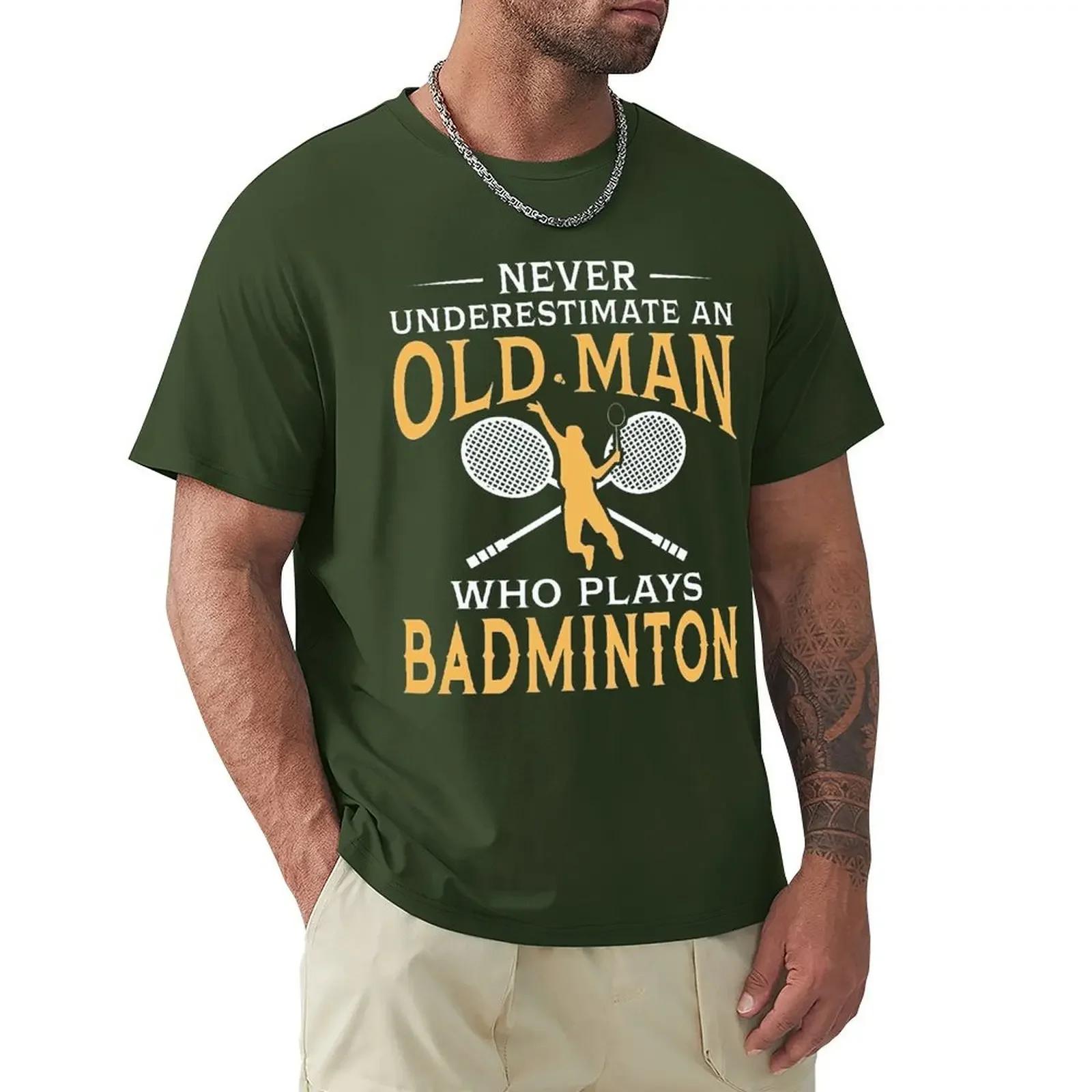 Comfortable season Onderschat nooit een oude man die badminton speelt T-shirt Harajuku T-shirt met korte mouwen 100% katoen Grafisch T-shirt Tops L kaki