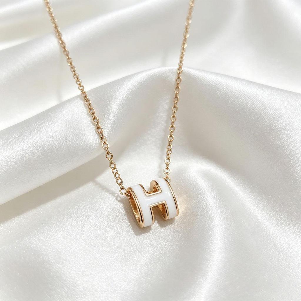 Simple letter necklace women white versatile niche daily French classic with dress temperament accessory women pendant
