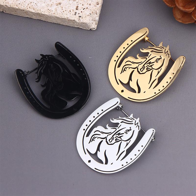 Broche Ferradura Estilo Ocidental Vazado Cavalo Pin de Metal Embelezamento Mochila Jeans Pins Casuais para Exterior Acessório 1 Peça