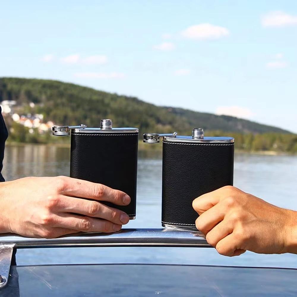 Stainless Steel Flagon with Funnel and Cups Whiskey Flasks Leather Texture Hip Flask Outdoor