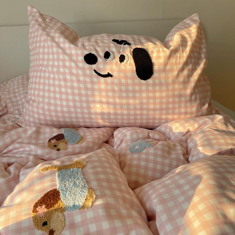 Dachshund Bowknot Chenille Embroidered Cotton Quilt Set - Soft, Skin-Friendly, Four or Three-Piece Dormitory Set