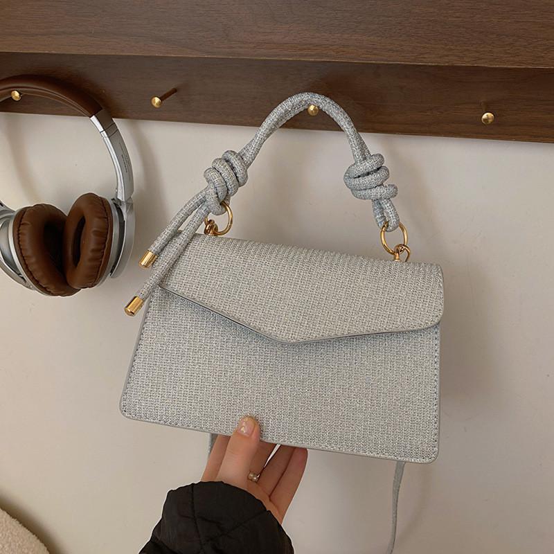 Trendy Minimalist Shoulder Bag Fashionable Handbag For Women Perfect For Spring Summer 2024