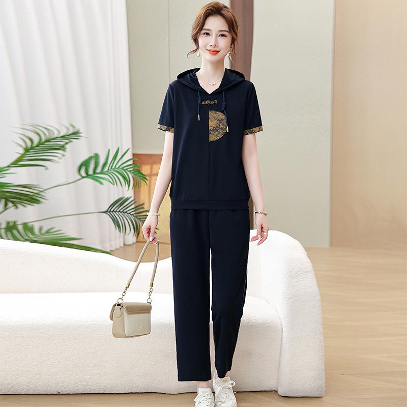 

Mom s 2026 Chinese-Style Casual Sports Set: Short-Sleeve Hooded Sweatshirt for Women Aged 40-50 5XL