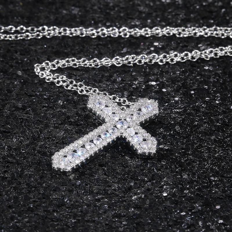 Exquisite Cross Pendant Necklaces for Women/men Brilliant Crystal Neck Jewelry for Hip Hop Party Unisex Chic Accessories