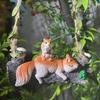 Gartenfigur Hohe Simulation Synthetisches Harz Schlafendes Eichhörnchen Design Hängende Dekoration Simulierte Blatt Schaukel Ornament