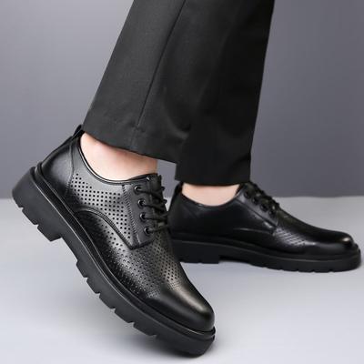 Sapatos Masculinos de Couro com Plataforma Vazada e Cadarço 2025 em Promoção Retrô Social Comum Elegante Tendência Pu Novo Sapato Casual Masculino