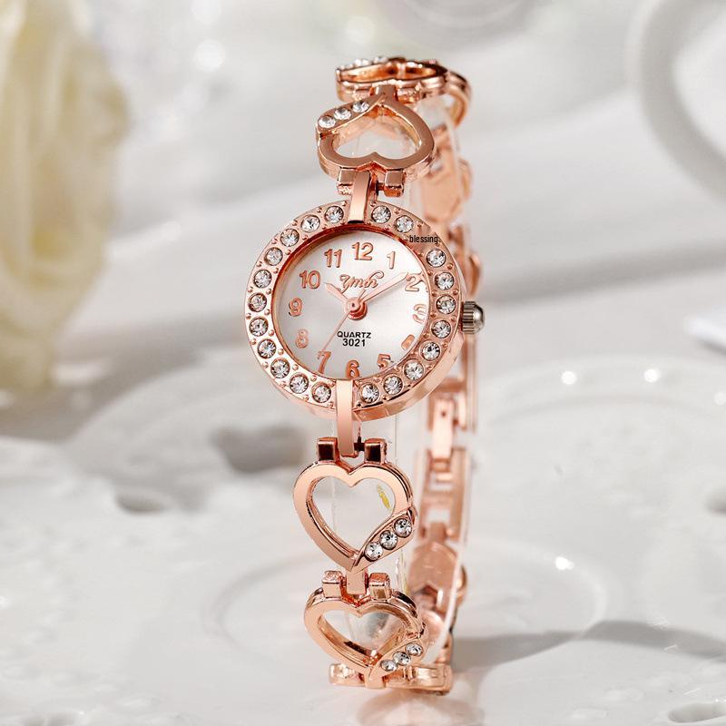Montre Bangle à Quartz pour Dames avec Strass en Forme de Cœur Coréen - Style Fée de Mode