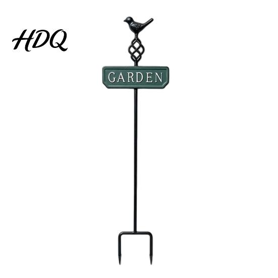 Rustic Garden Ornament Stakes Retro Bird Stake, Metal Sign Decorative Flower Bed Edging Yard Decoration with Stake for Bed, Lawn