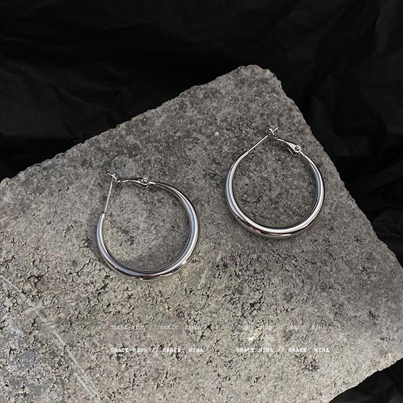 

Not Outdated! Cool Style Big Hoop Earrings 2025 New Arrival Best Selling Fancy Earrings for Women Elegant All-Match Earrings 3cm silver Hoop Earrings