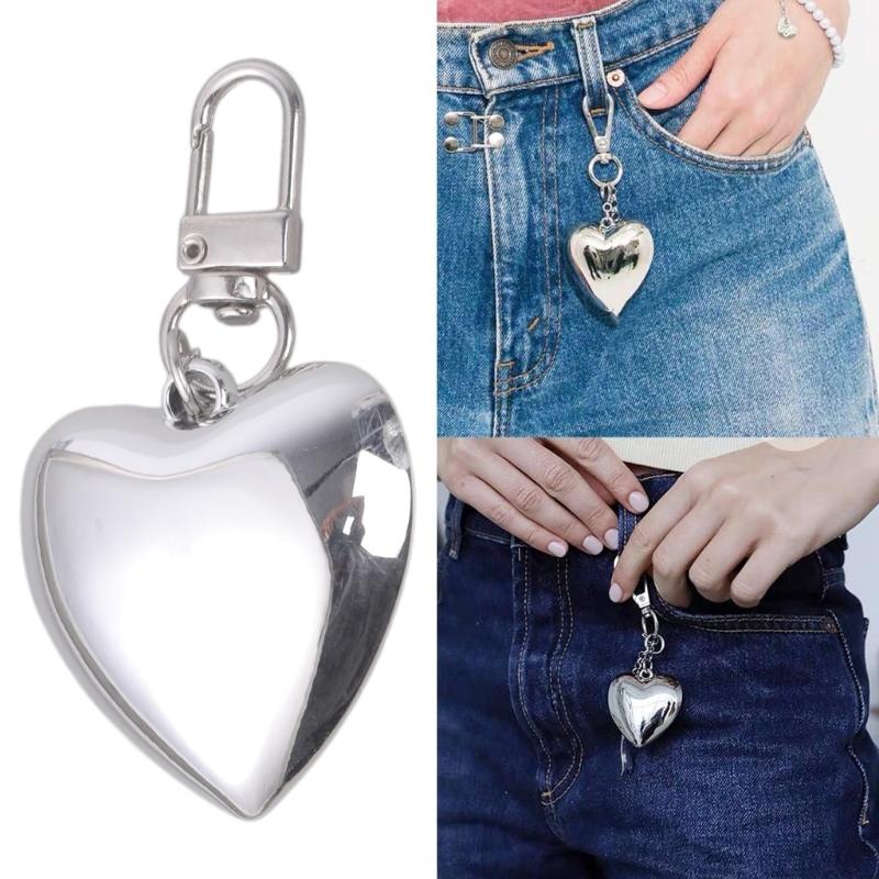 Exquisite Heart Keychain Big Hearts Women Bag Pendant Alloy Material Keyrings Perfect for Car Key Backpack Decoration
